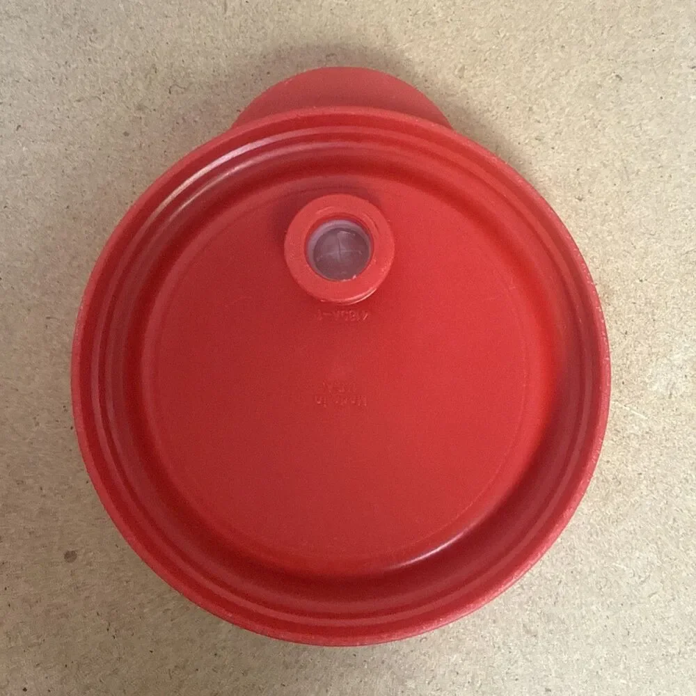 Tupperware Insulated Tumbler 24 oz Cup #3329, Drip-Less Seal #4185 Red & White
